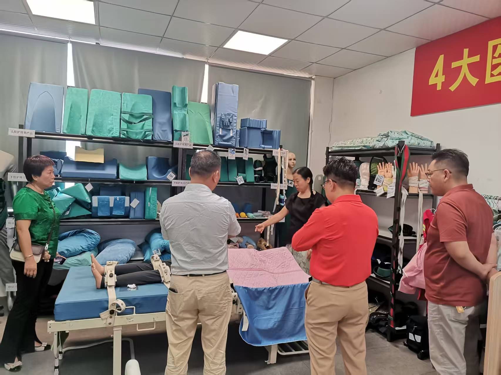 蒙泰陈仁英在讲解尿失禁中单